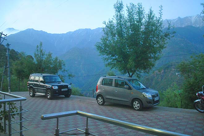 hotel with parking in dharamsala