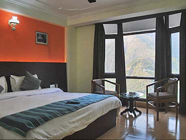 Deluxe room booking mcleodganj dharamsala
