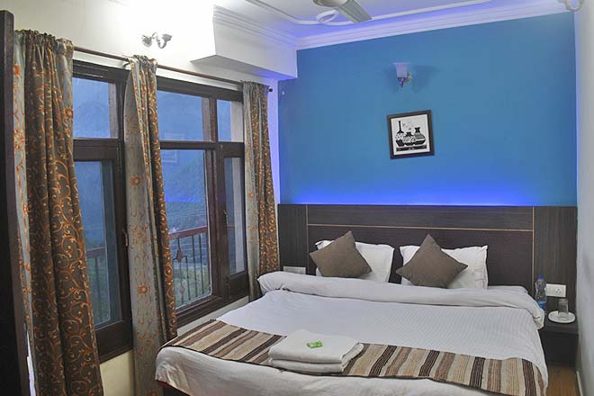 standard rooms in naddi dharamshala