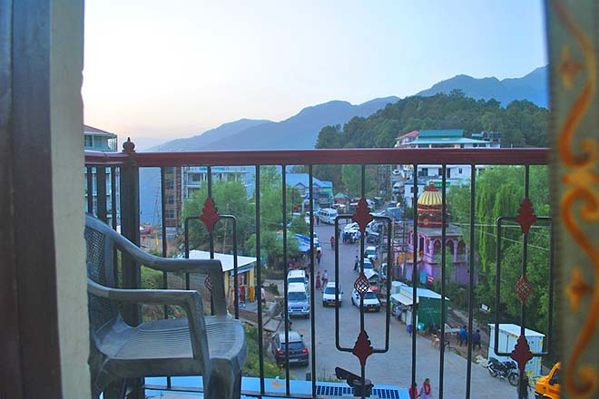 standard rooms in naddi dharamshala